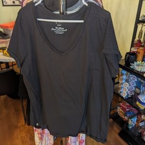 💙Torrid 4 slim fit vneck short sleeved top